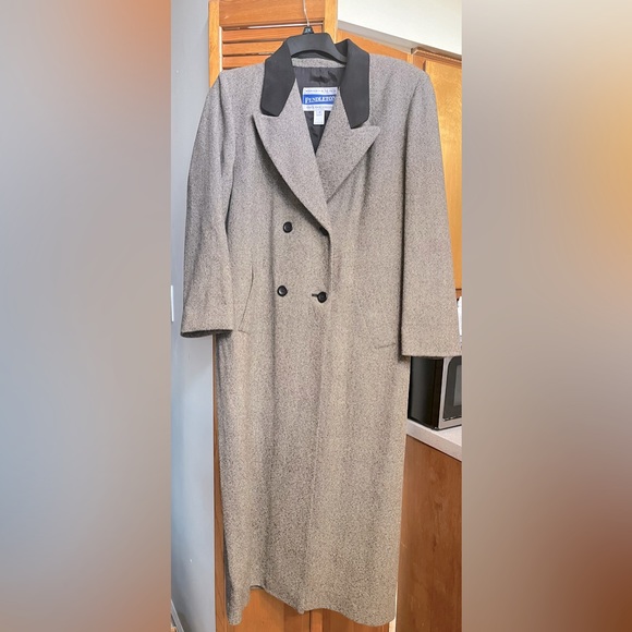 Womens Wool/ Lambs wool Warranted Pendleton Long coat - Picture 1 of 9